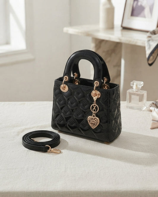 Bolso de Mano Valentina - Diseño Matelassé con Motivo de Corazones